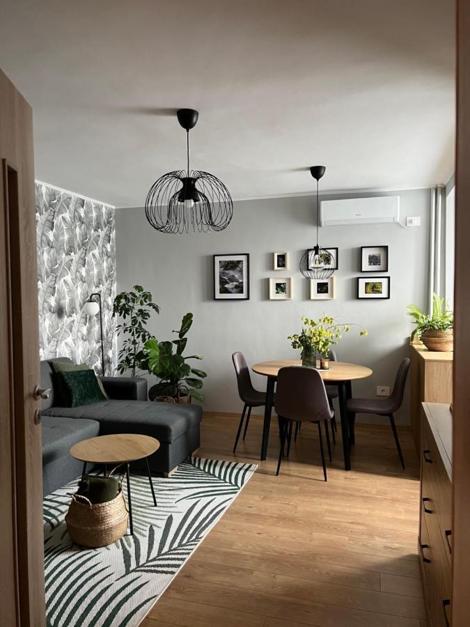 Riverside Jungle Green Apartment Орадеа Екстериор снимка